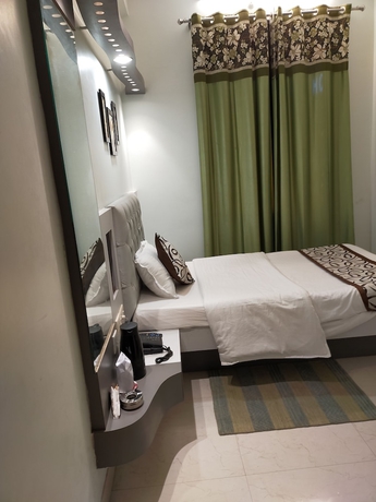 Imagen de la habitación del Hotel Prabhat. Foto 10