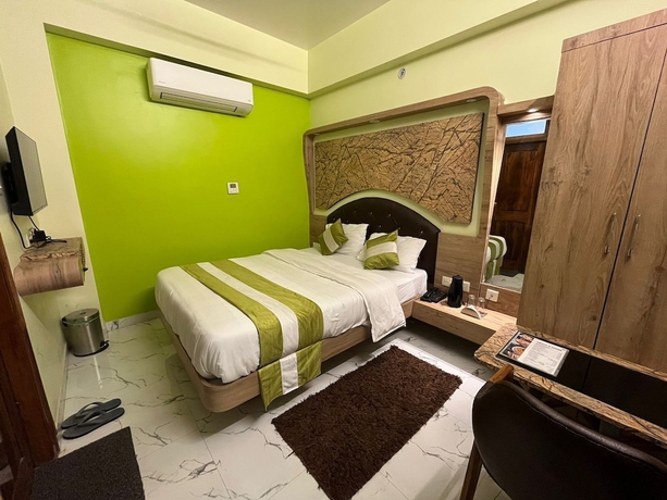 Imagen de la habitación del Hotel Prabhat. Foto 12
