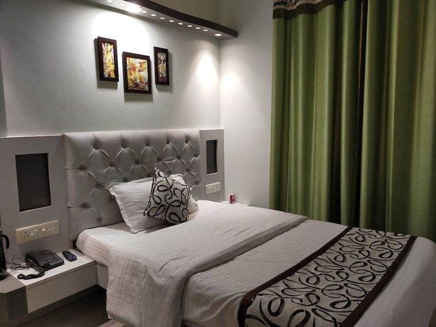 Imagen de la habitación del Hotel Prabhat. Foto 15