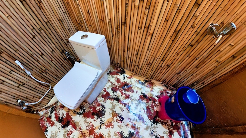 Imagen de la habitación del Hotel Prabhu Premi Sevashray, Karchana. Foto 14