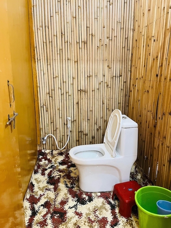 Imagen de la habitación del Hotel Prabhu Premi Sevashray, Karchana. Foto 6