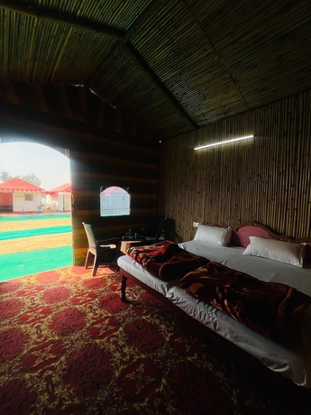 Imagen de la habitación del Hotel Prabhu Premi Sevashray, Karchana. Foto 13