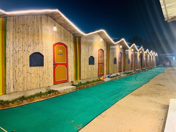 Imagen general del Hotel Prabhu Premi Sevashray, Karchana. Foto 2