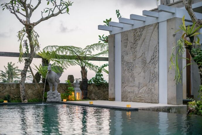 Imagen de la piscina del Hotel Prabhu Ubud Villa. Foto 37