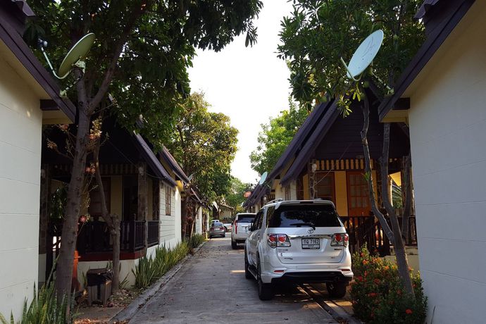 Imagen de los exteriores del Hotel Prachuab Garden View Resort. Foto 4