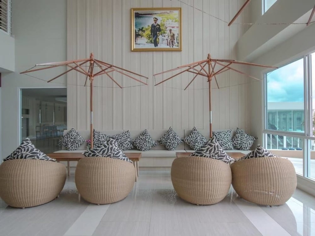 Imagen de los interiores del Hotel Prachuap Grand. Foto 15
