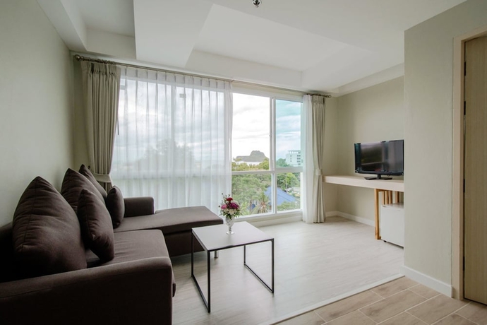Imagen de la habitación del Hotel Prachuap Grand. Foto 11