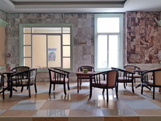 Imagen de los interiores del Hotel Prachuap Saam Ao. Foto 34