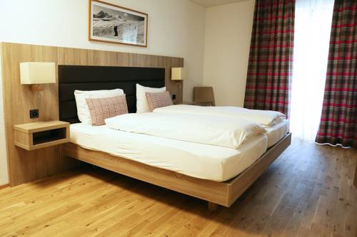 Imagen de la habitación del Hotel Pradas Resort Brigels. Foto 3