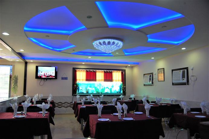 Imagen del bar/restaurante del Hotel Pradeep Palace. Foto 2