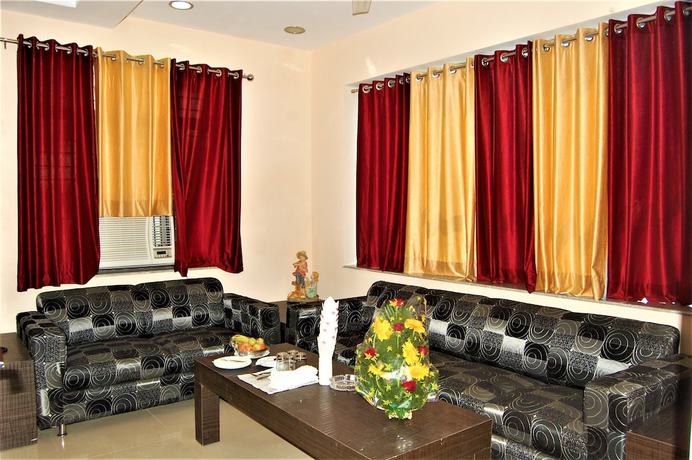 Imagen de los interiores del Hotel Pradeep Palace. Foto 13