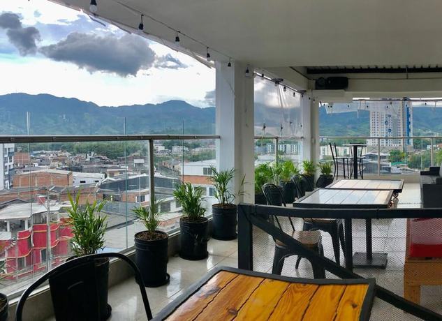 Imagen del bar/restaurante del Hotel Pradera Plaza. Foto 2