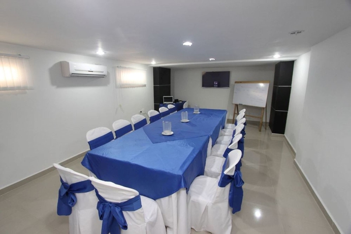 Imagen de los interiores del Hotel Prado 72. Foto 12