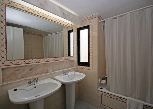 Imagen de la habitación del Hotel Prado Do Golf. Foto 4