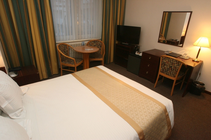 Imagen de la habitación del Hotel Prado, Ostende. Foto 8