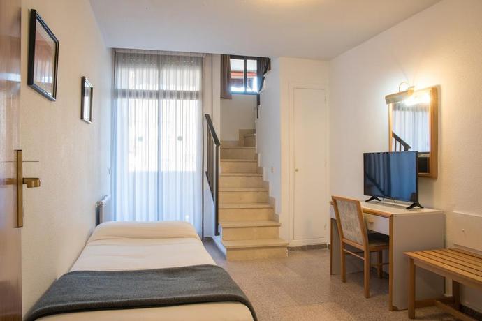 Imagen de la habitación del Hotel Prado Real. Foto 9