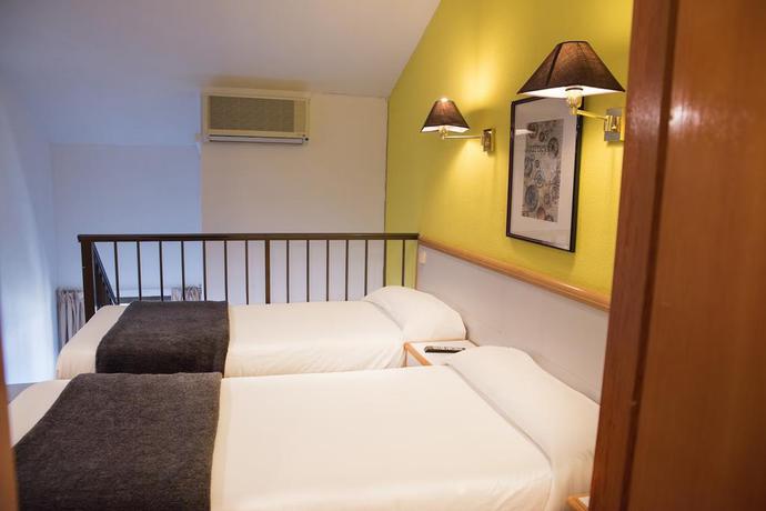 Imagen de la habitación del Hotel Prado Real. Foto 11