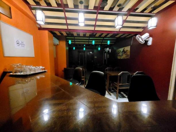 Imagen de los interiores del Hotel Pradyut. Foto 12