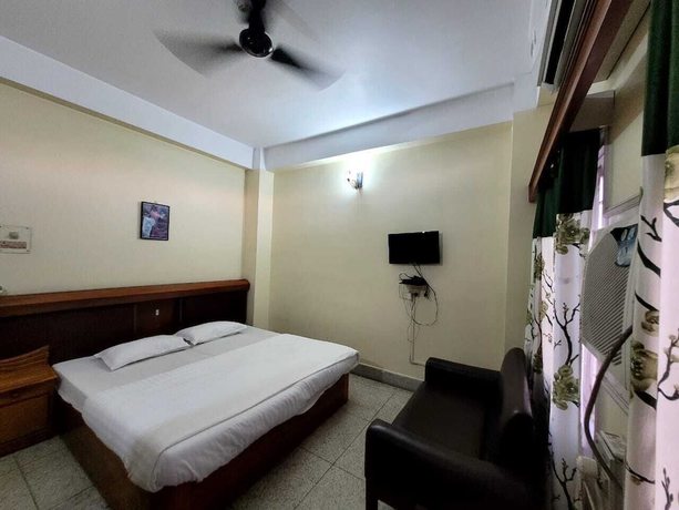 Imagen de la habitación del Hotel Pradyut. Foto 10