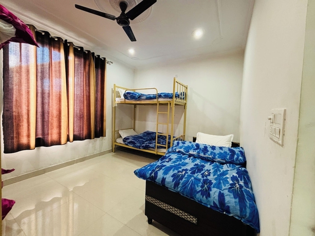 Imagen de la habitación del Hotel Prafull. Foto 3