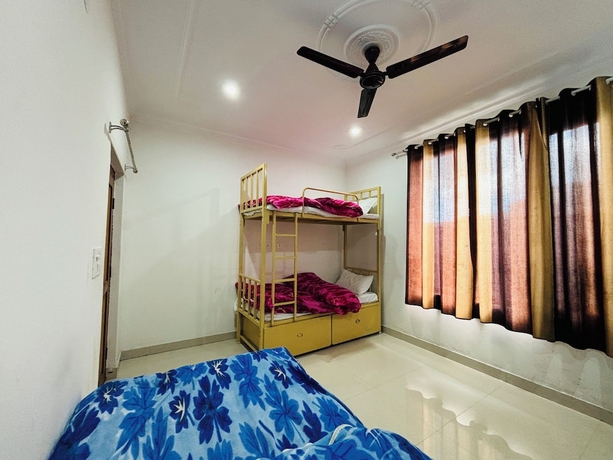 Imagen de la habitación del Hotel Prafull. Foto 4