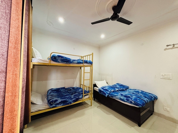 Imagen de la habitación del Hotel Prafull. Foto 11