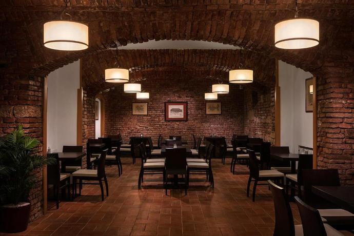 Imagen del bar/restaurante del Hotel Praga 1. Foto 2