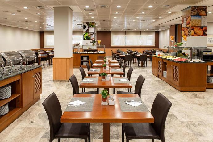 Imagen del bar/restaurante del Hotel Praga. Foto 2