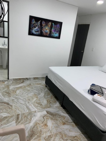 Imagen de la habitación del Hotel Praga Medell&iacute;n. Foto 3