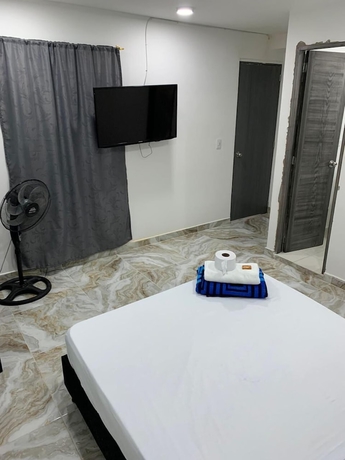 Imagen de la habitación del Hotel Praga Medell&iacute;n. Foto 9