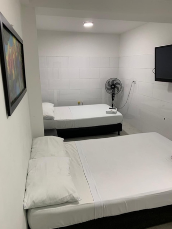 Imagen de la habitación del Hotel Praga Medell&iacute;n. Foto 13