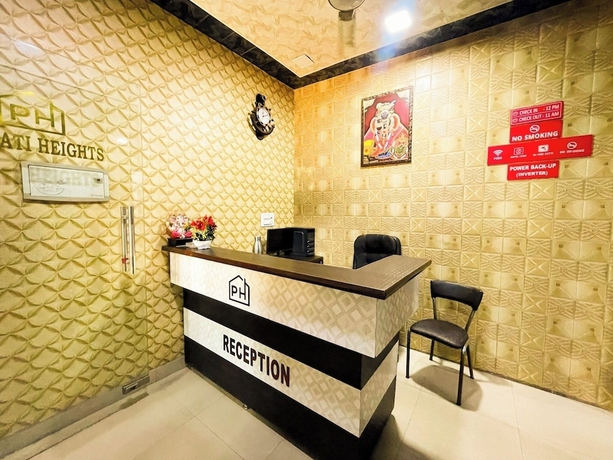 Imagen de los interiores del Hotel Pragati Heights. Foto 15