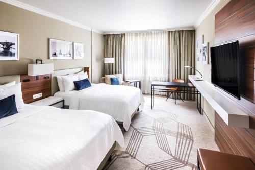 Imagen de la habitación del Hotel Prague Marriott. Foto 12