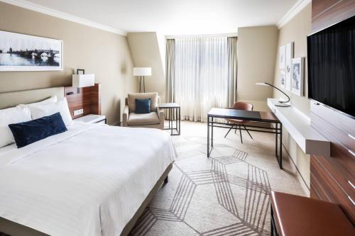 Imagen de la habitación del Hotel Prague Marriott. Foto 14