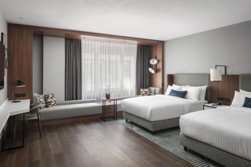 Imagen de la habitación del Hotel Prague Marriott. Foto 17