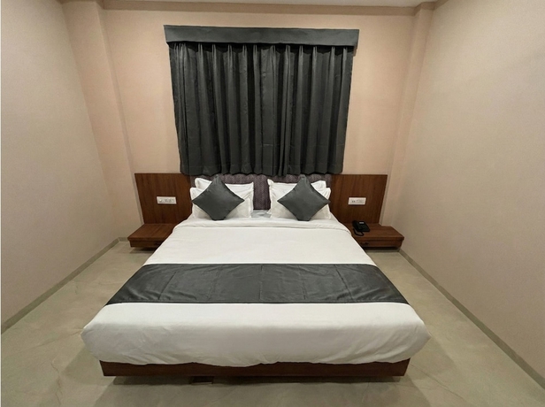 Imagen de la habitación del Hotel Pragya Paradise. Foto 1