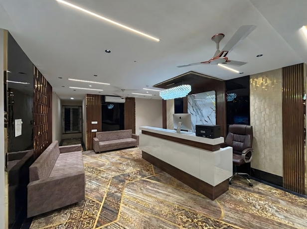 Imagen de los interiores del Hotel Pragya Paradise. Foto 13