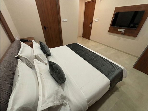Imagen de la habitación del Hotel Pragya Paradise. Foto 9