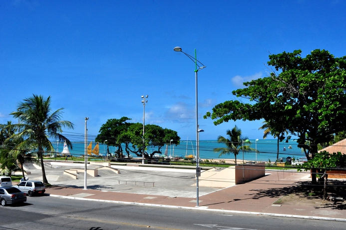 Imagen de los exteriores del Hotel Praia Bonita. Foto 9