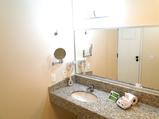 Imagen de la habitación del Hotel Praia Centro. Foto 4