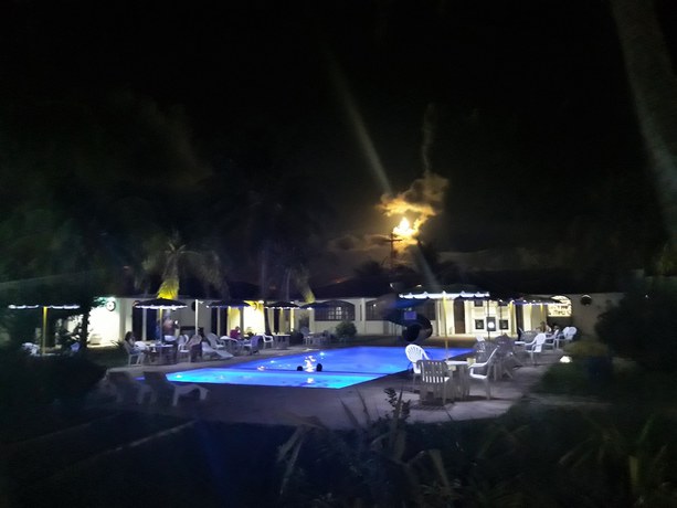 Imagen de la piscina del Hotel Praia Do Conde. Foto 19