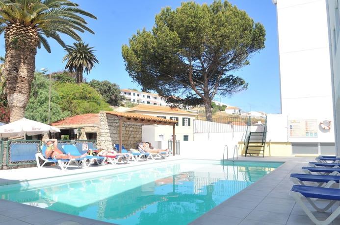 Imagen de la piscina del Hotel Praia Dourada, Porto Santo. Foto 5
