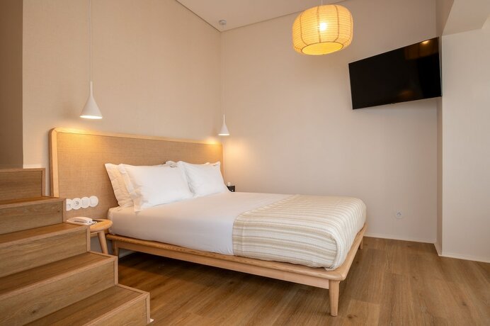 Imagen de la habitación del Hotel Praia FLHs Ericeira. Foto 13