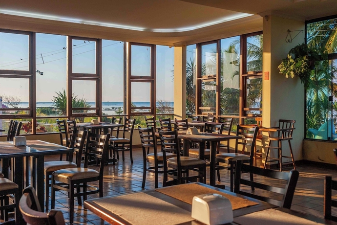 Imagen del bar/restaurante del Hotel Praia Grande, Fund&atilde;o. Foto 3