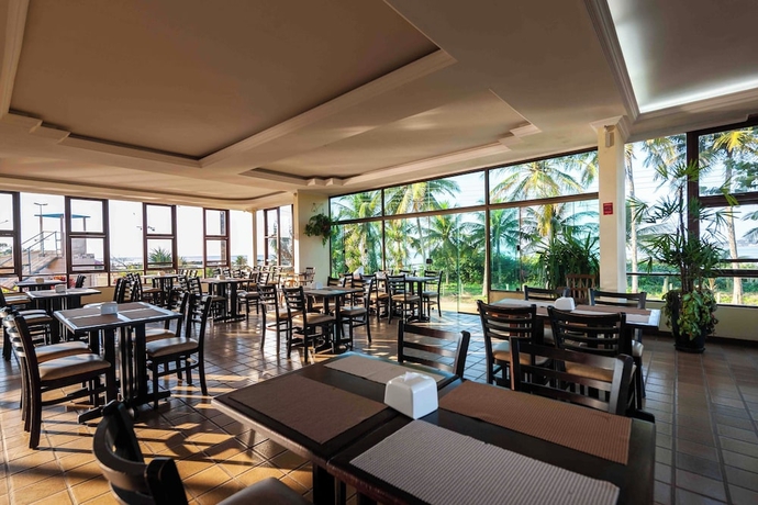 Imagen del bar/restaurante del Hotel Praia Grande, Fund&atilde;o. Foto 4