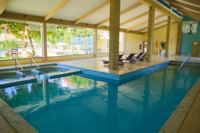 Imagen de la piscina del Hotel Praia Imbituba. Foto 16