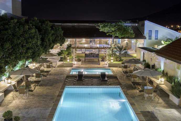 Imagen de la piscina del Hotel Praia Imbituba. Foto 19