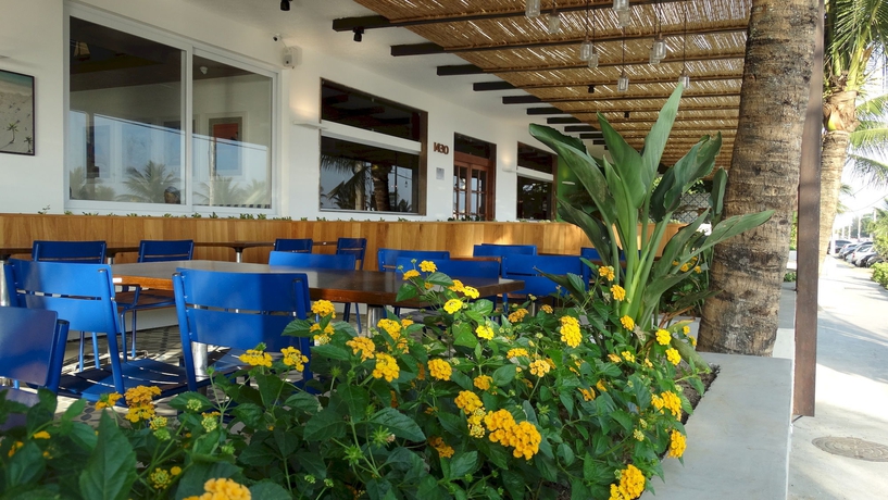 Imagen de los exteriores del Hotel Praia Linda. Foto 15