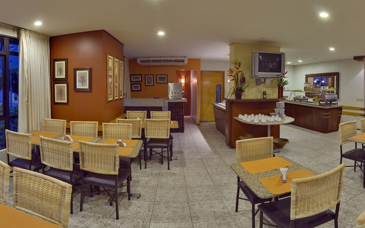 Imagen del bar/restaurante del Hotel Praia Mansa Suite. Foto 3
