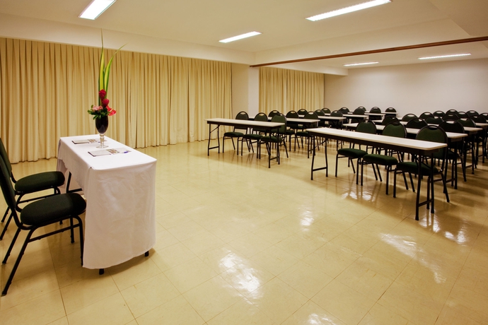 Imagen de los interiores del Hotel Praiamar Express. Foto 8